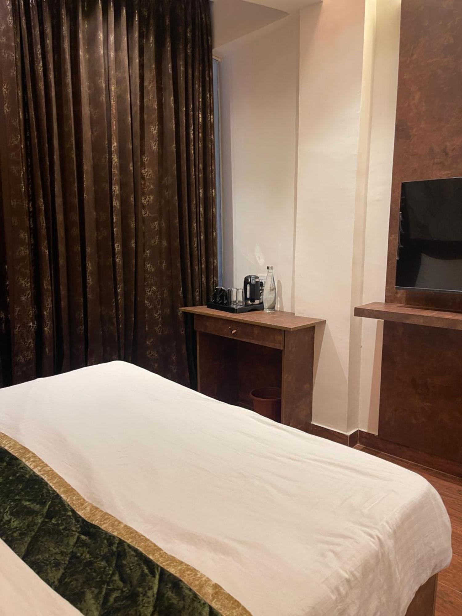 The Taaj Inn Bangalore Extérieur photo