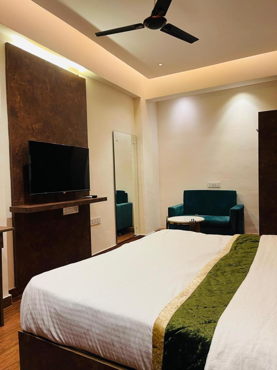 The Taaj Inn Bangalore Extérieur photo