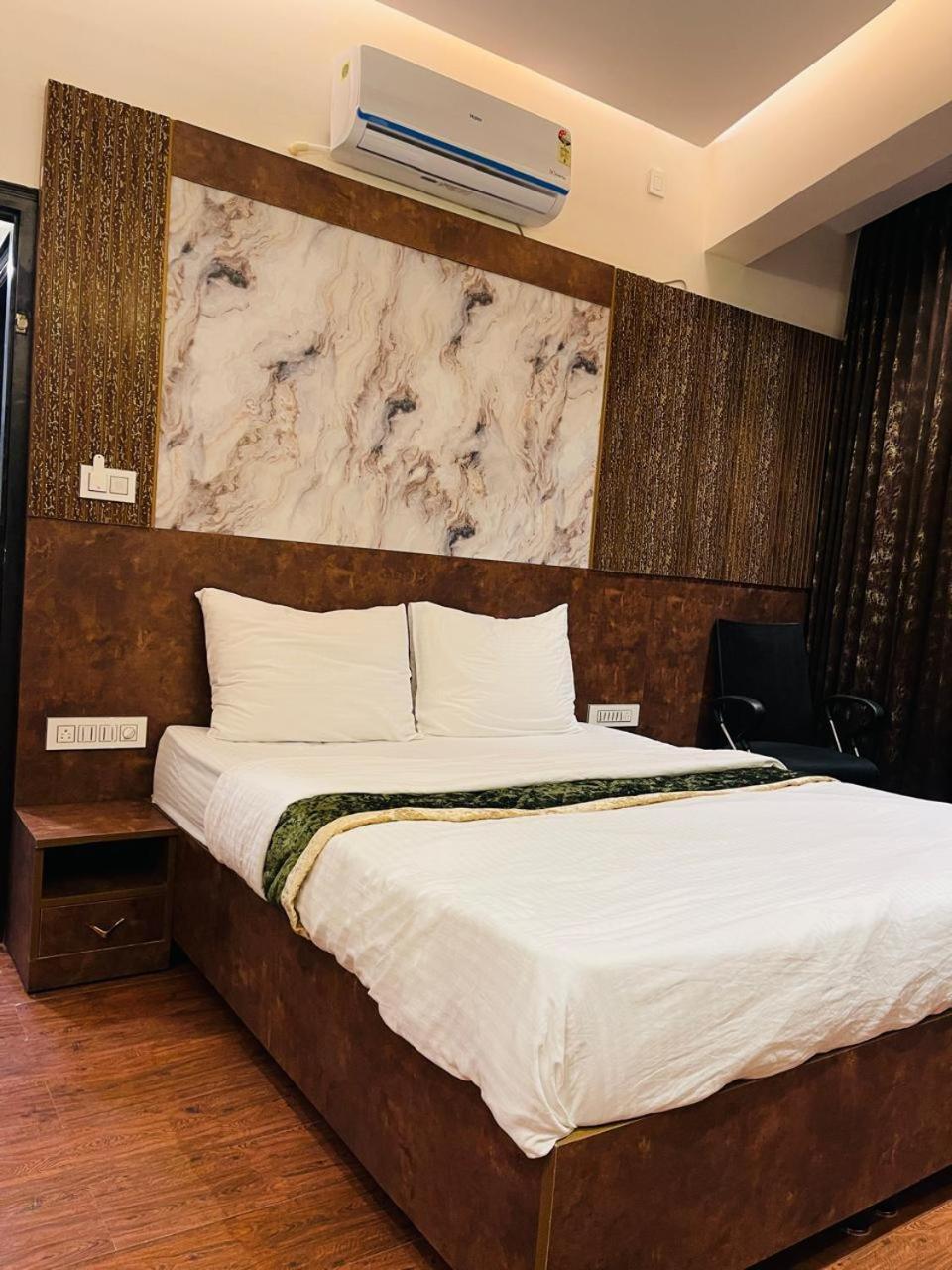 The Taaj Inn Bangalore Extérieur photo