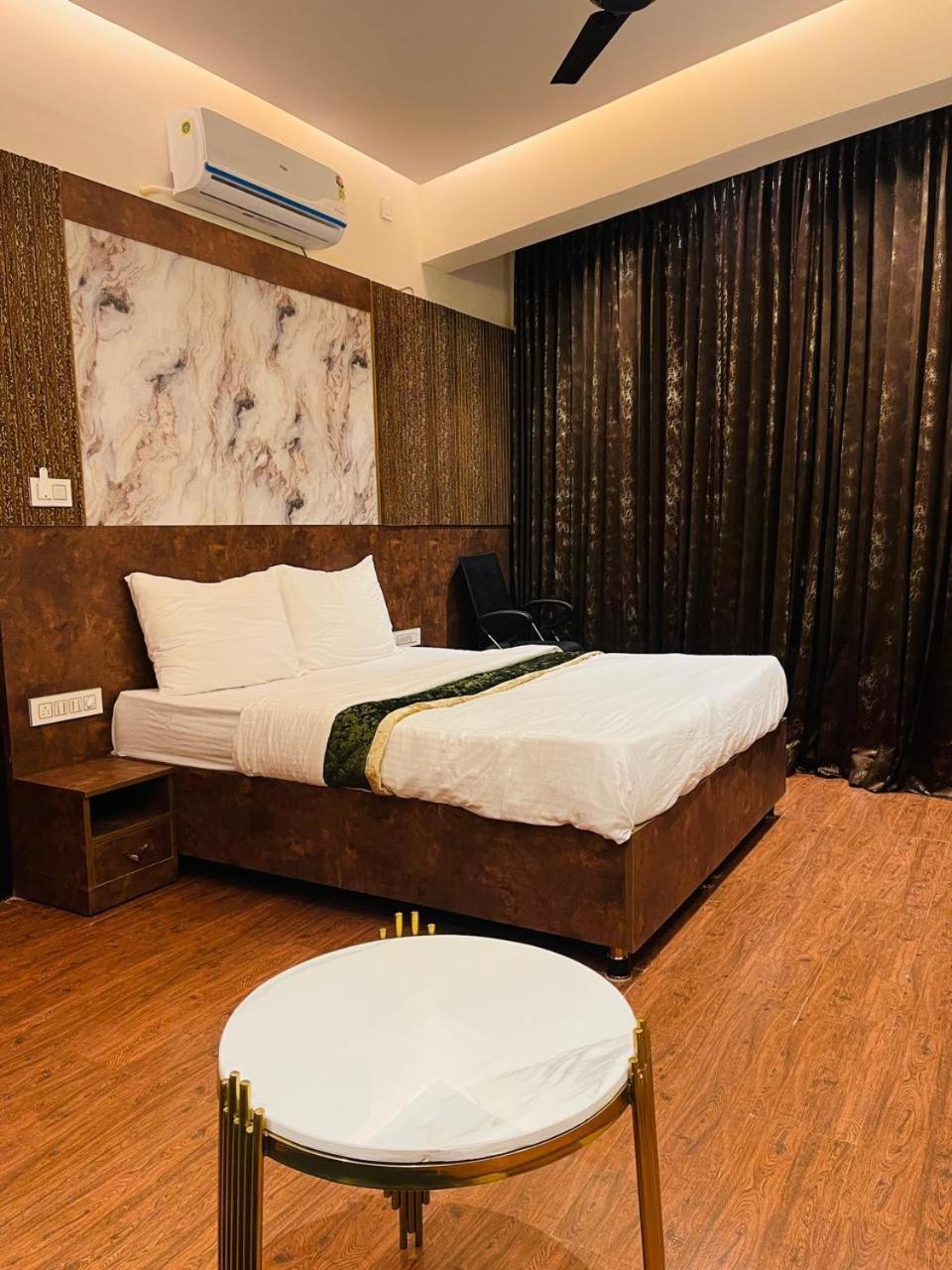 The Taaj Inn Bangalore Extérieur photo